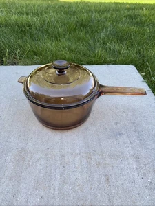 Corning Vision Ware Ambra Pyrex Vetro 2,5 L Salsa Padella/Pentola con Coperchio USA  - Foto 1 di 3