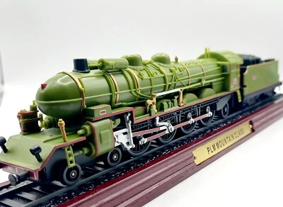 Vintage Steam Locomotive Train + Tender Scale Model Railway Display Plinth - Image 1 of 4