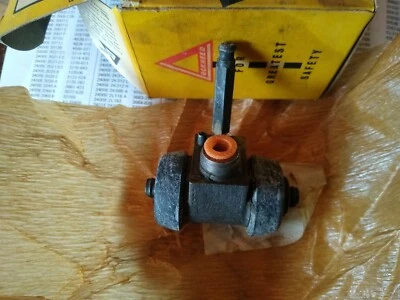 METRIC REAR WHEEL BRAKE CYLINDER - FORD TRANSIT MKI - 12cwt. & 14cwt. (1968-70) - Image 1 of 4