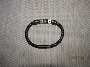 Neu Herren Leder oder Gummi Mode Armband - Bild 1 von 1