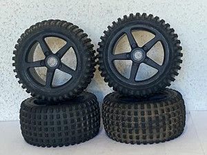 Ein Satz(4 Stück) 1:8 Offroad RC Modell Räder 17mm Sechskant-Mitnehmer - Bild 1 von 16