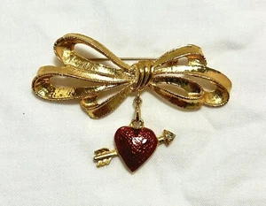 Phister Ent. Broche Tono Dorado con Esmalte Rojo Corazón San Valentín Amor Dije Firmado - Imagen 1 de 6