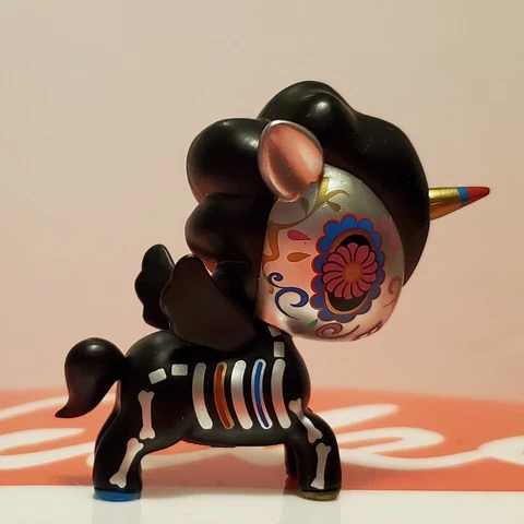 Tokidoki Unicorno Metallico Series 2 Caramelo Cover