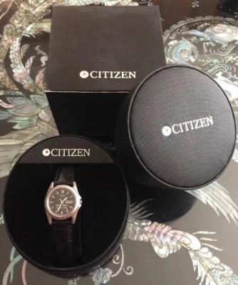 Reloj de cuarzo Citizen BERKSHIRE HATHAWAY para dama día fecha Warren Buffett 1002 nuevo en caja Foto 1 de 4
