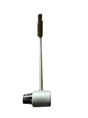 Pieza de parrilla portátil Coleman - Conector de parrilla de propano pequeño Coleman. Botella verde Foto 1 de 4