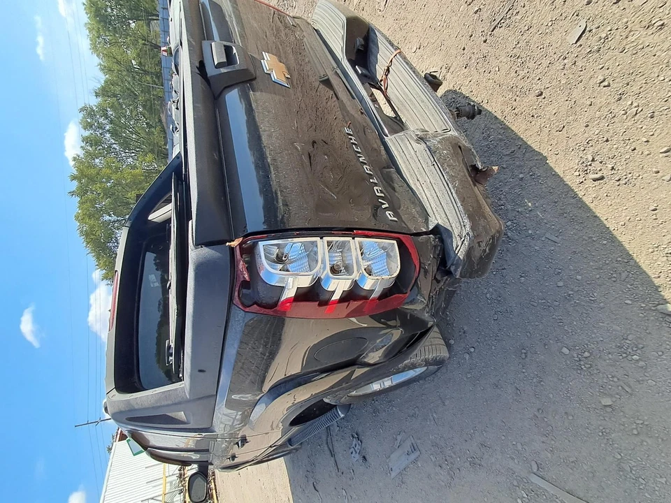 Conjunto de luz trasera derecha usado se adapta a: Chevrolet Avalanche 1500 2009 grado derecho A Foto 1 de 4