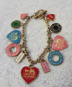 Vintage Coach Heart Round Shaped Enamel Enameled Charm 8" Goldtone Bracelet - Picture 1 of 7