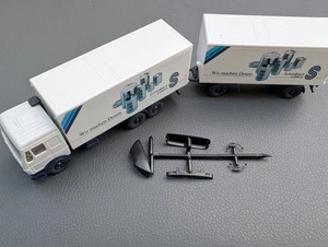 Wiking 457/230, Mercedes Benz Koffer-HzG "Schmalbach Lubeca" mit Zubehör, 1/87 - Bild 1 von 11