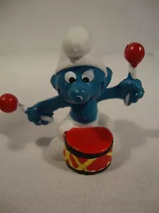 Payo Schleich Blue Smurf Toy Figurine Playing Drums 2" Tall Mini Miniature - Picture 1 of 3