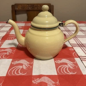 Vintage Cream & Green Enamelware Teapot Kettle W/ Lid Small & Super Cute! - Picture 1 of 9