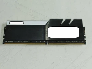 RAM blindée de bureau 1Rx8 DDR4 marque mixte 8 Go PC4-26600 (DDR4-3333) - Photo 1 sur 6
