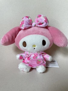my melody strawberry print hoodie and bow cute outfit she has a cute face IDK - Bild 1 von 1