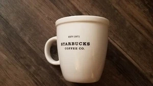 Starbucks 2001 Barista Est.1971 Abbey taza de café blanca con estampado negro - Imagen 1 de 3