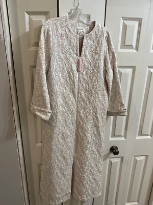 BATA BROCADA LARGA CREMALLERA FRONTAL BORLA TÉ DIAMANTE DE COLECCIÓN MUJER TALLA S Foto 1 de 4