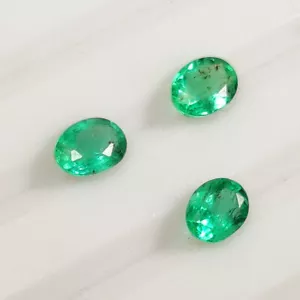 0,49 ct - Natürlicher 3 Sambischer Smaragd Oval Set Guter Glanz - 7352 - Bild 1 von 2