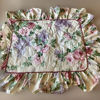 Travesseiro Croscill com babados falso rosa roxo floral Shabby Cottage County retrô anos 80 - Imagem 1 de 4