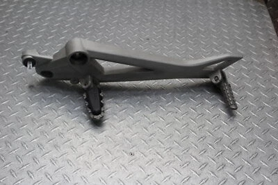 Ducati Monster 1100 2009 reposapiés delantero izquierdo clavija paso 82411451B Foto 1 de 4