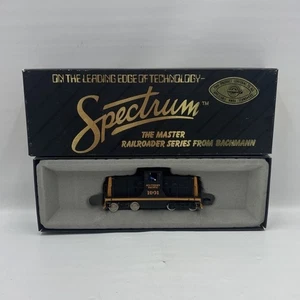 HO Spectrum Bachmann Southern Pacific GE 44-Ton Switcher Diesel 1901 - Picture 1 of 4