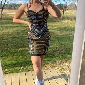 Bodycon-Minikleid Bisou schwarz gold silber verziert - Bild 1 von 6