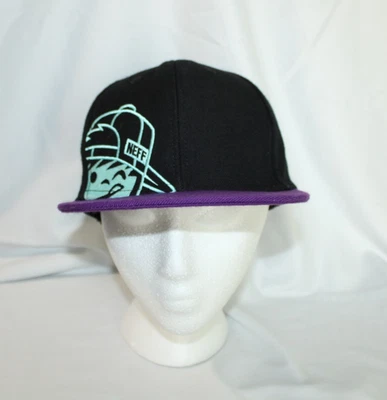 Gorra Neff Snapback Púrpura Negra Cosida Logo Ala Recta Ajustable Juvenil Foto 1 de 4