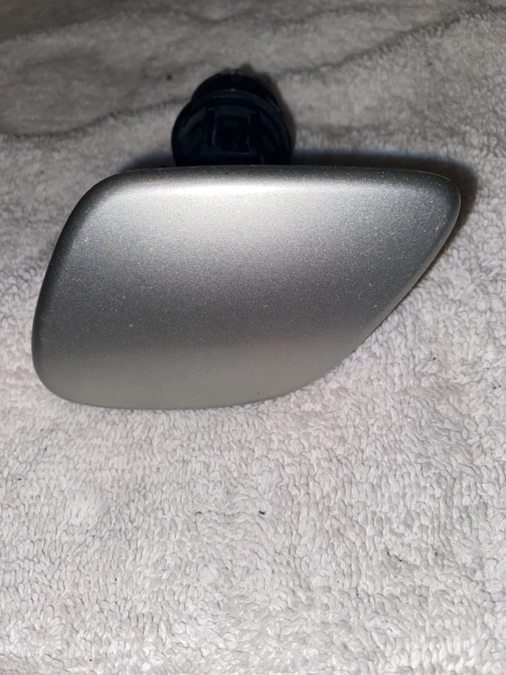 04-09 LEXUS RX330 RX350 RX400h КРЫШКА СОПЛА СТИРАЛЬНОЙ МАШИНЫ Millenium Silver 1C0 СПРАВА - Изображение 1 из 2