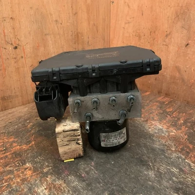 Mercedes C Class ABS Pump & Modulator W203 2.0L Petrol A0044310512 - Image 1 of 4