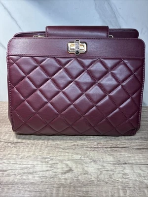 Mini Bolso de Mano Badgley Mischka Acolchado Color Ciruela Foto 1 de 4