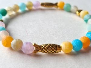 Achat Perlen Edelstein Armband matt, Fisch Herz gold Stretcharmband, Unikat 7173 - Bild 1 von 7