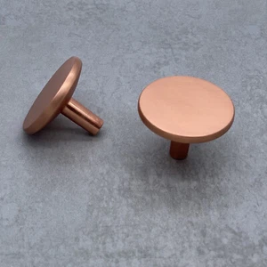 ROUND KITCHEN / BEDROOM / BATHROOM / WARDROBE CUPBOARD CABINET DOOR DRAWER KNOB - Picture 1 of 8