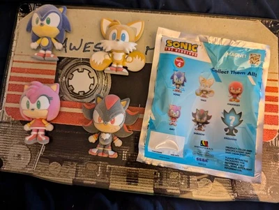 Sonic the Hedgehog flocado monograma 3D figura imanes serie 4 Foto 1 de 2