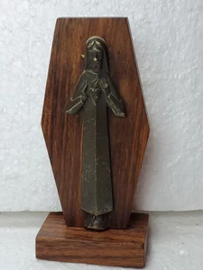 Vintage katholische Herz Jesus Figur Metall auf Hartholz 3,75" Miniatur - Bild 1 von 7