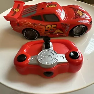 2014 Target Exclusive Cars 2 Neon Turbo Lightning Mcqueen RC Auto - Bild 1 von 9