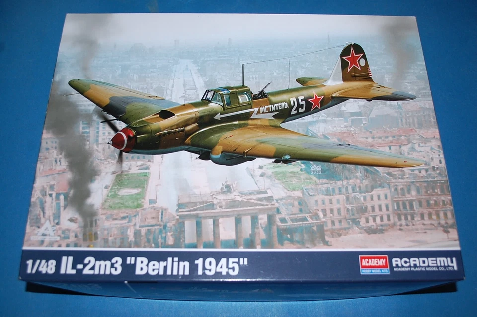Academy 12357 - IL-2m3 "Berlin 1945"  scala 1/48 - Immagine 1 di 1