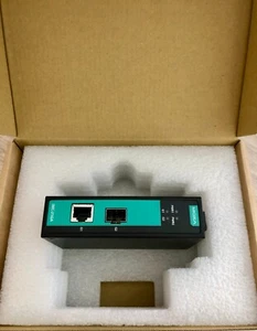 MOXA - Ethernet Fiber Converter - IMC-21GA + SFP-1GLSXLC - Afbeelding 1 van 9