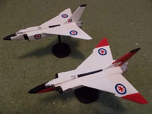 Construido 1/144: Canadian AVRO CF-105 ARROW (Juego de dos modelos) - Imagen 1 de 1