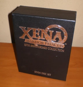 2005 XENA Warrior Princess 10th Anniversary Collection * 7 Disc DVD Set OOP - Foto 1 di 7