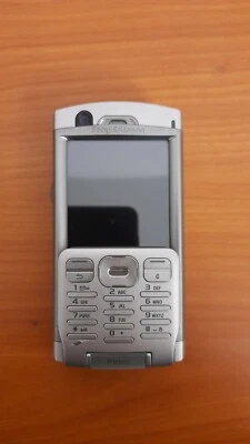 SONY ERICSSON P990i NUOVO CON DIFETTO CELLULARE COLLEZIONE - Immagine 1 di 4