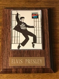 ELVIS PRESLEY FILME / GEFÄNGNISFELSEN ~ HOLZPLAKETTE MIT KARTE  - Bild 1 von 4