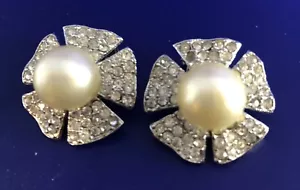VTG Kenneth J. Lane (KJL) Flower Clip Earrings With Faux Center Pearl - Picture 1 of 7