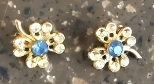 pair 4 leaf clovers pins brooches tiny gold tone blue and clear stones - Picture 1 of 2