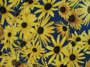 DAISY DAISEY FLOWERS REALISTIC YELLOW NAVY BLUE COTTON FABRIC FQ  - Picture 1 of 4
