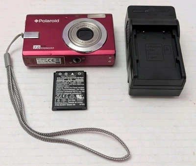 Polaroid t730 7.0 Megapixels Red Digital Camera 3X Zoom W/Battery & Charger  - Image 1 of 4