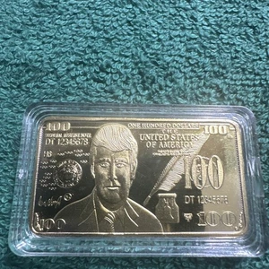 100 $ 24kt VERGOLDETER TRUMPFBARREN ERSTE AMZEIT ALS PRÄSIDENT JEWEILS IN HARTSCHALE - Bild 1 von 2