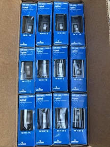 Paquete de 36 Estuche Leviton Interruptor de Luz de 1 Polo Blanco, Palanca Brilla en la Oscuridad, 15A 120V - Imagen 1 de 4