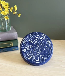 Handmade Studio Pottery Trivet / Pot Stand Blue with White Squiggle Pattern. - Picture 1 of 7