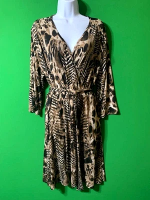 Vestido Chico's Fit & Flare Talla 3 (18 o 2X) "38 largo - Cuello en V cintura imperio Foto 1 de 4