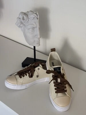 TRUSSARDI Talla 10, ¡Nuevo! Foto 1 de 4