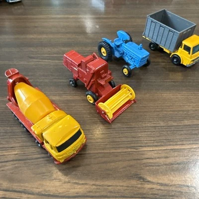 VINTAGE LESNEY MATCHBOX # 21 CONCRETE TRUCK 65 Harvester 37 Cattle 39 Tractor - Image 1 of 4