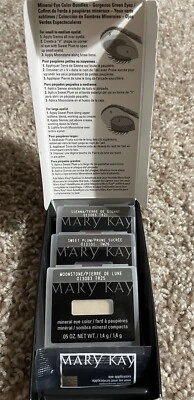 Mary Kay Mineral Eyeshadow Bundle With Applicator  - Image 1 of 4