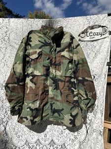 USGI M-65 Feldjacke Mantel Cold Weather Woodland Camo Large Kapuze gefüttert - Bild 1 von 16